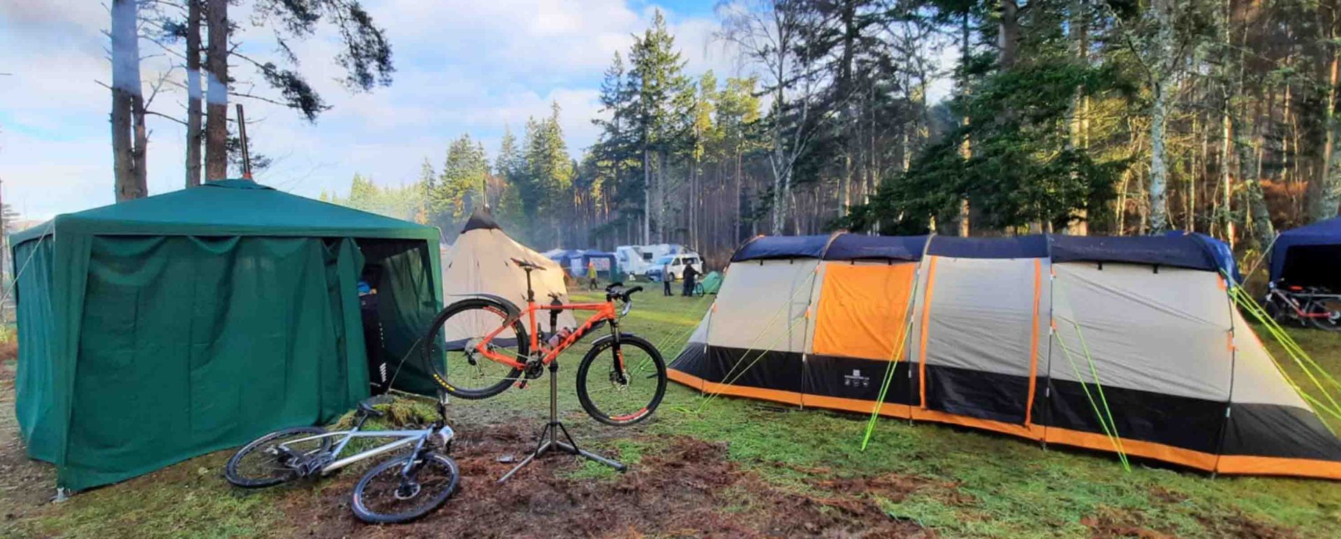 Team 518 campsite and workshop at the Strathpuffer